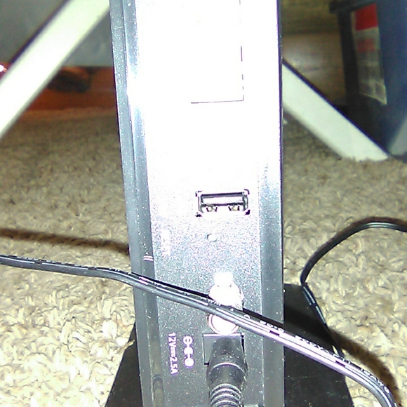 Netgear CG3000Dv230 DOCIS 3.0 Modem with wireless router - Picture 6 of 6